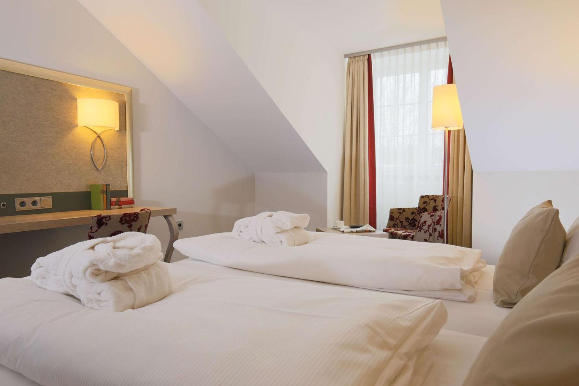 Hotel Bayerischer Hof Miesbach, BW Premier Collection Exterior photo
